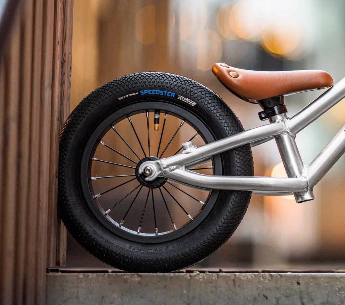 Bicicleta balans copii EARLY RIDER Charger 12" Brushed Aluminium argintiu aluminiu detaliu sa roata spate